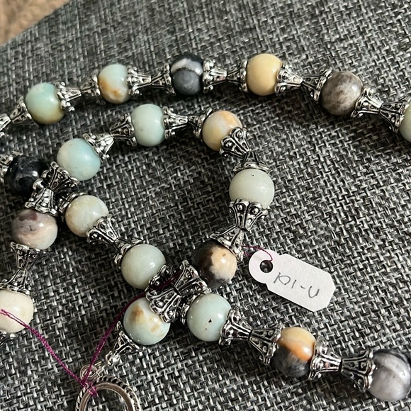 Glass multicolored marbled speckled beaded circle silver tone toggled necklace - Picture 3 of 10